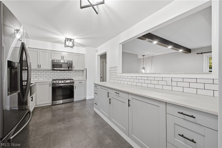 70 Hillside Road, Canfield, OH - Photo 6