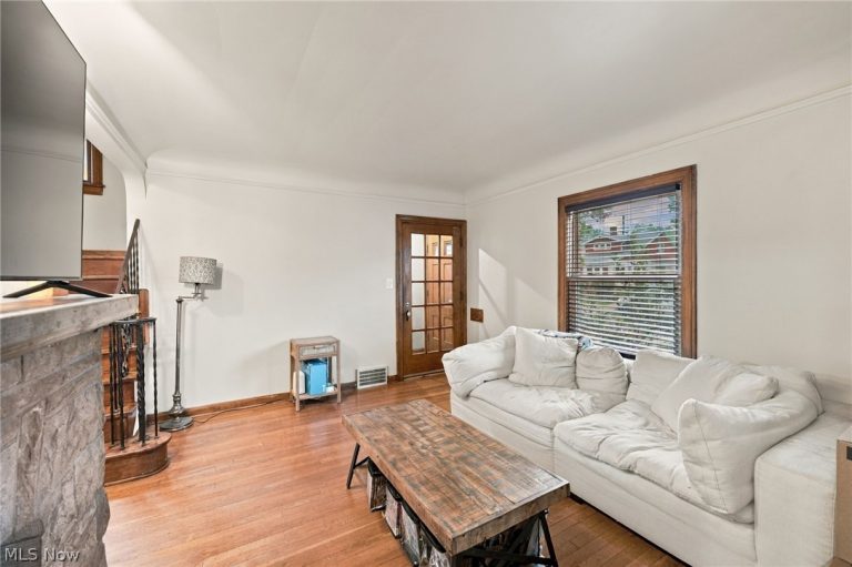 1748 Saratoga Avenue, Cleveland, OH - Photo 2