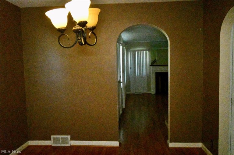 457 Orlo Lane, Youngstown, OH - Photo 8