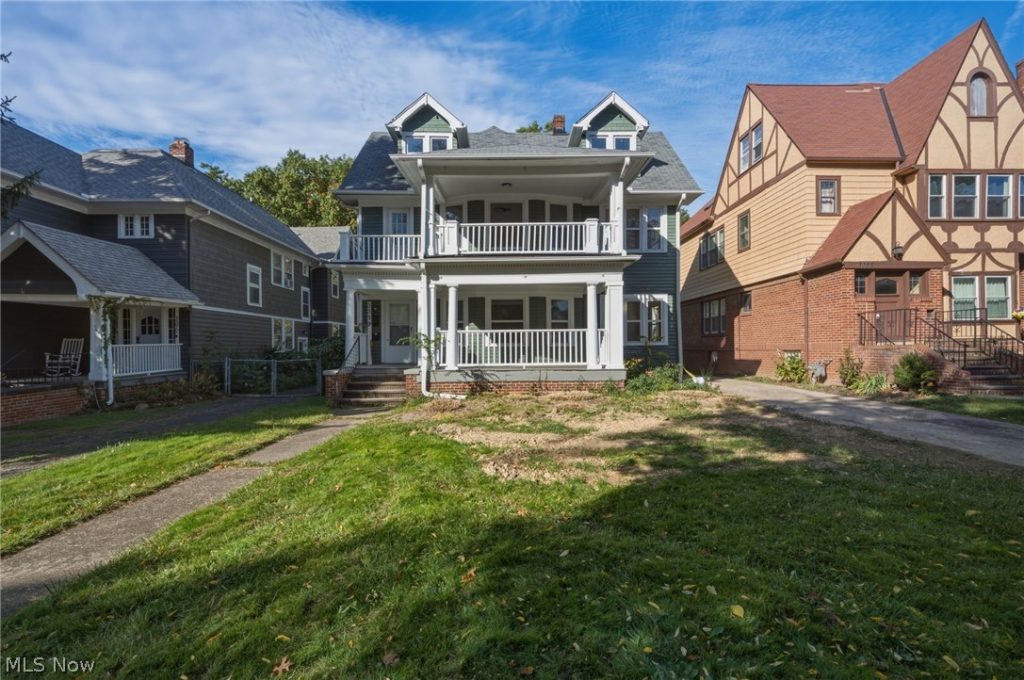 3379 Euclid Heights Boulevard, Cleveland Heights, OH