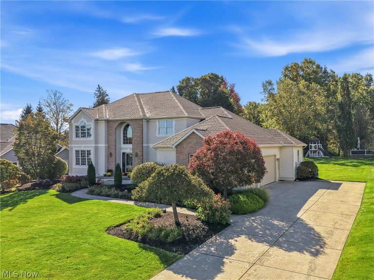 1055 Fox Den Trail, Canfield, OH - Photo 2