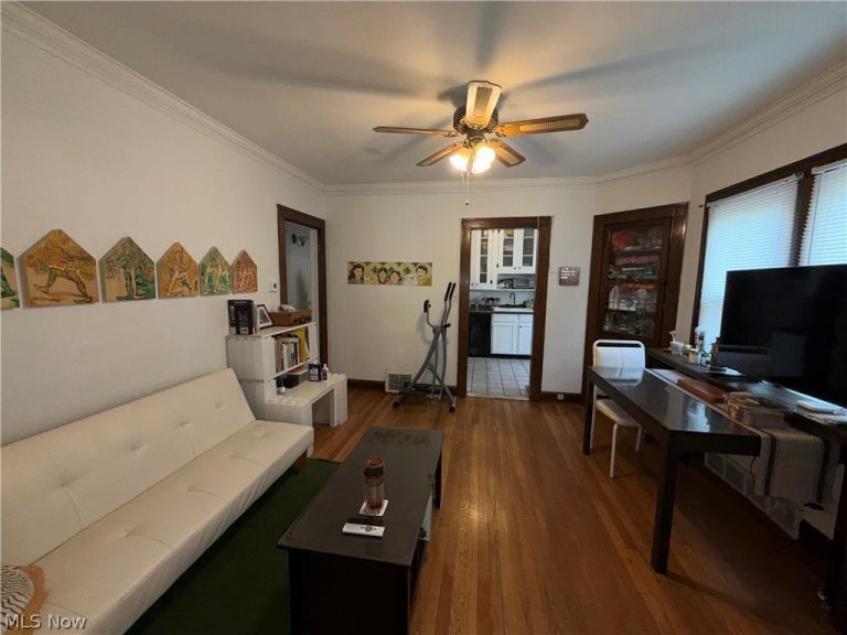 18007 Harland Avenue, Cleveland, OH - Photo 4