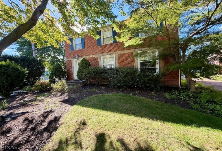 2446 Loyola Road, University Heights, OH - Photo 3
