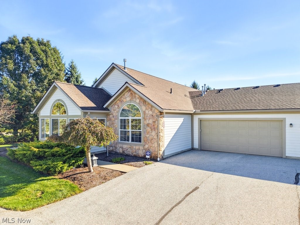 606 Crossings Circle, Tallmadge, OH