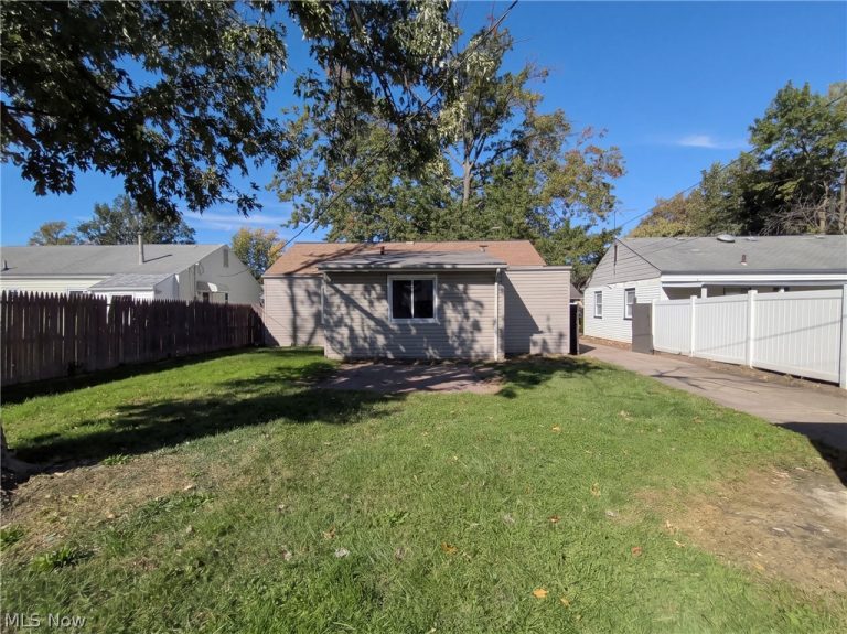13807 Elsetta Avenue, Cleveland, OH - Photo 5