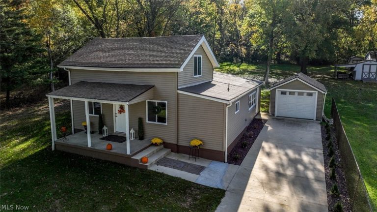 9 Dravis Street, Youngstown, OH, 44515