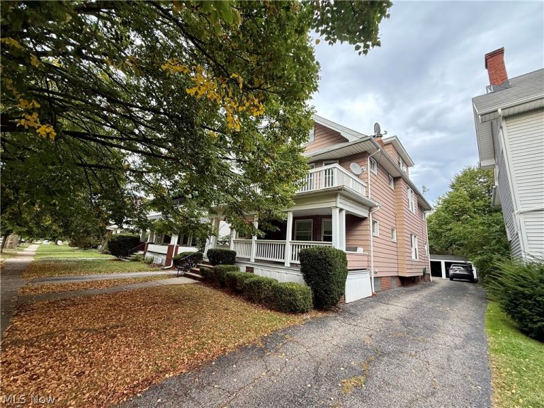 1307 Hathaway Avenue #2, Lakewood, OH - Photo 2