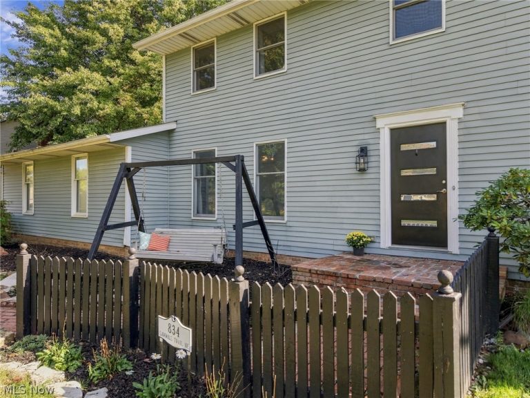 834 Sawmill Trail, Massillon, OH - Photo 4