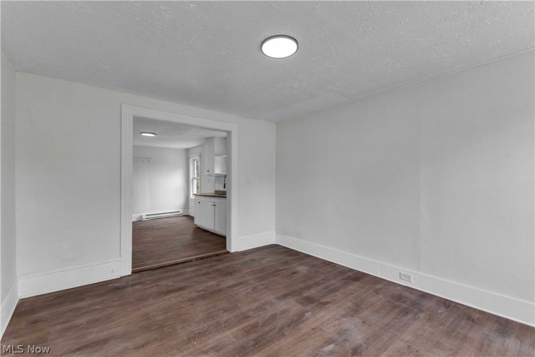 7408 Wentworth Avenue, Cleveland, OH - Photo 4