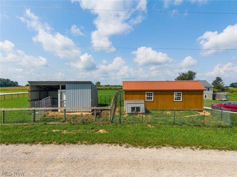 3657 Moreland Road, Fredericksburg, OH - Photo 6