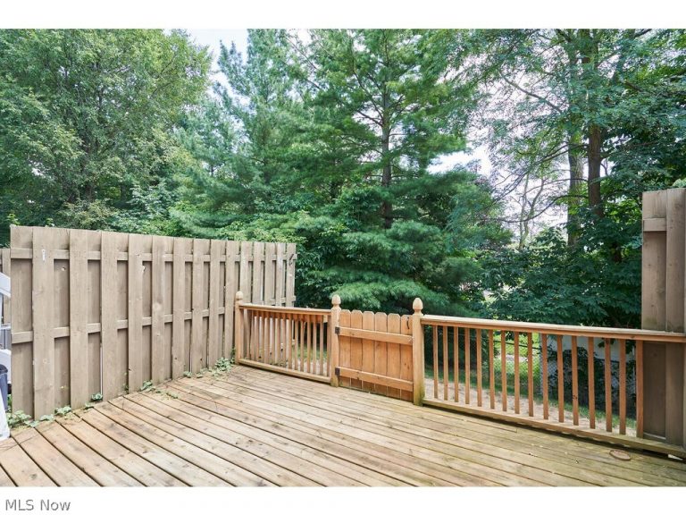2460 Wrens Drive, Stow, OH - Photo 6