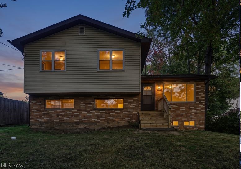 1302 East Avenue, Akron, OH