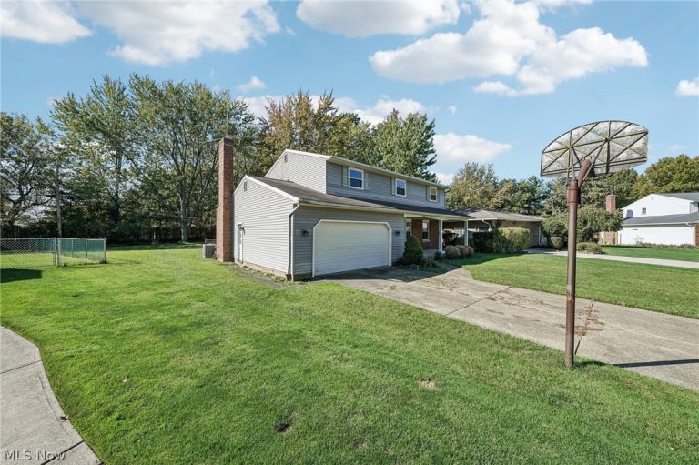 26961 Leenders Lane, North Olmsted, OH - Photo 3