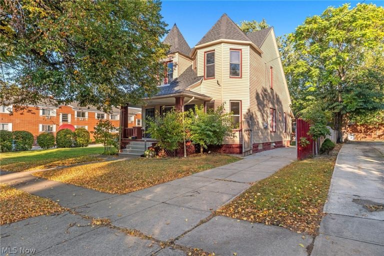 1461 Newman Avenue, Lakewood, OH - Photo 2