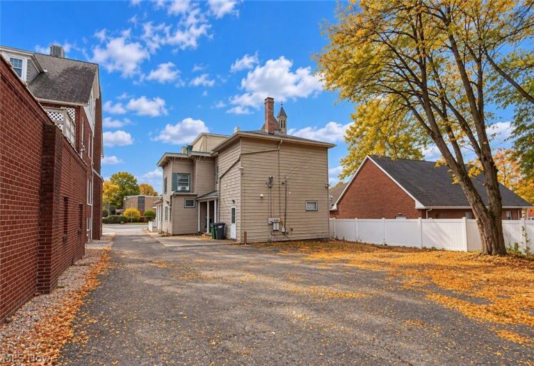 316 Lincoln Way, Massillon, OH - Photo 3