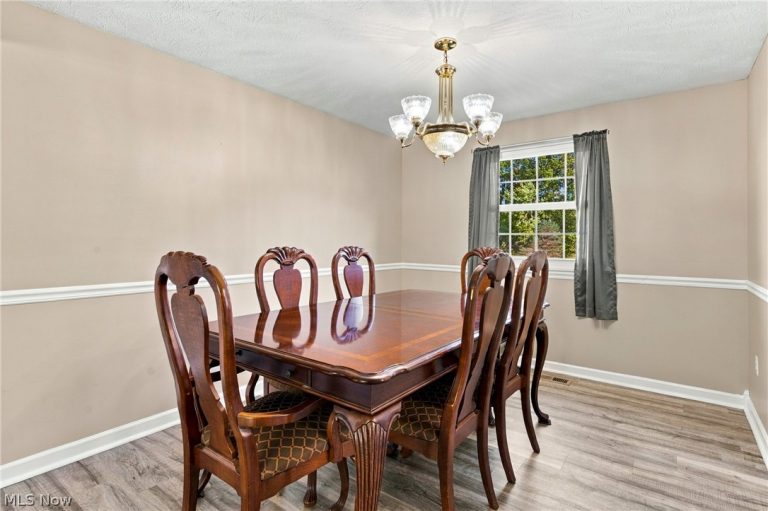 1005 Deepwood Drive, Macedonia, OH - Photo 6