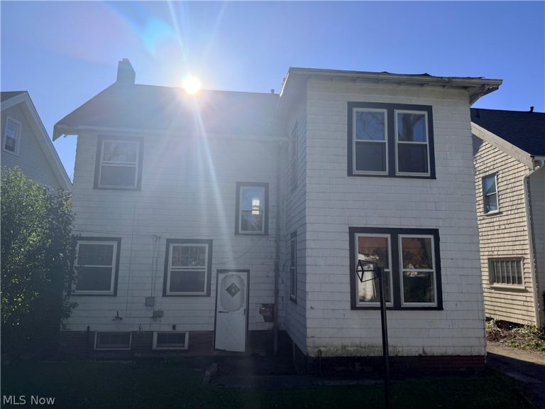 1645 Cumberland Road, Cleveland Heights, OH - Photo 2