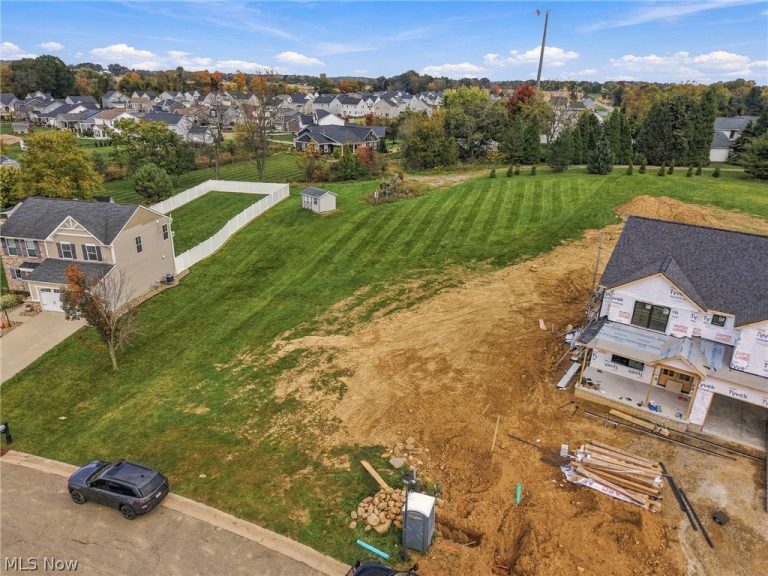 7754 Fiddler Court Circle, Canton, OH - Photo 8