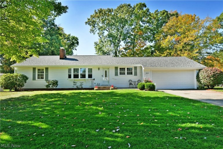 320 Montridge Drive, Canfield, OH, 44406