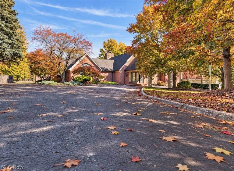 6145 Pebble Beach Court, Canfield, OH, 44406