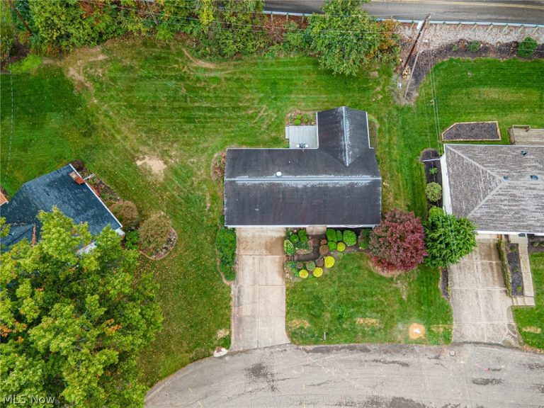 1807 Winding Drive, Coshocton, OH - Photo 3