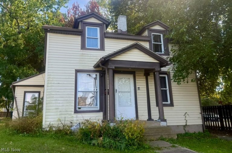 139 Jackson Street, Painesville Twp, OH - Photo 2