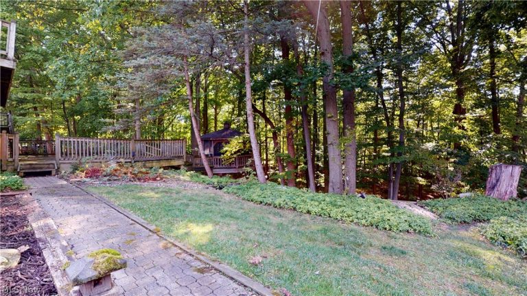 20076 Idlewood Trail, Strongsville, OH - Photo 3