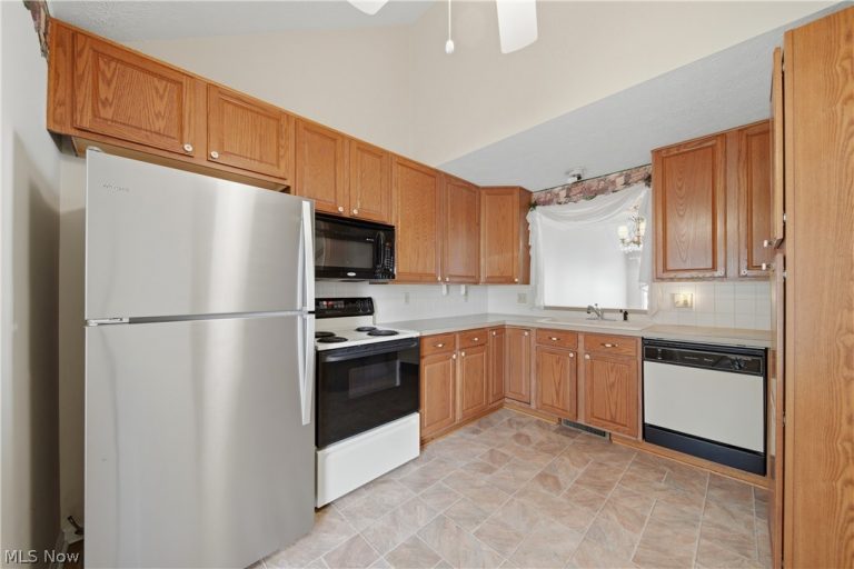 4435 Dalbury Avenue, Canton, OH - Photo 6