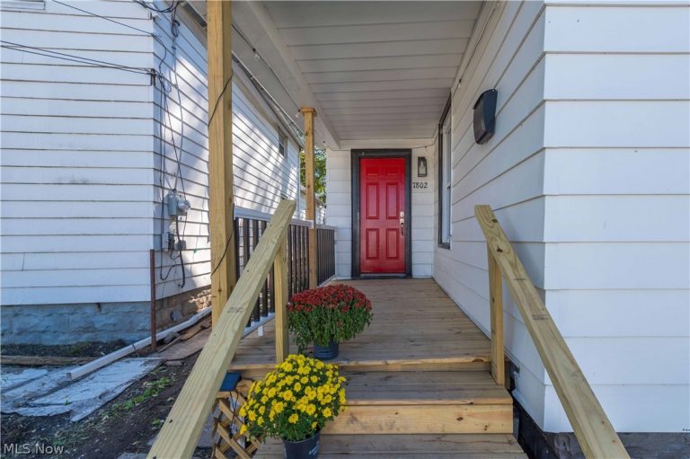 7802 Jones Road, Cleveland, OH - Photo 2