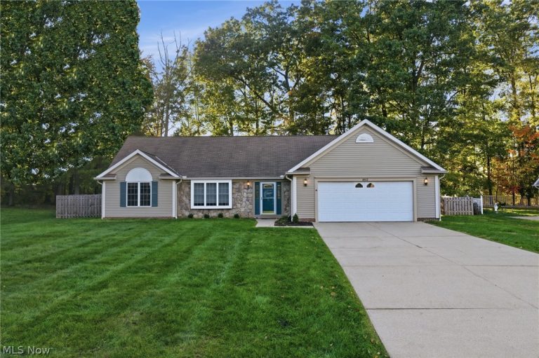 8912 Isabelle Lane, Macedonia, OH - Photo 2