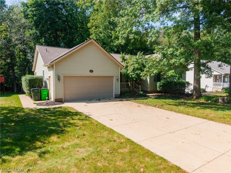 4606 Country Ln, Wooster, OH - Photo 2