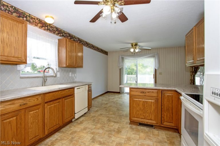 4937 Pine Ridge Drive, Wooster, OH - Photo 8