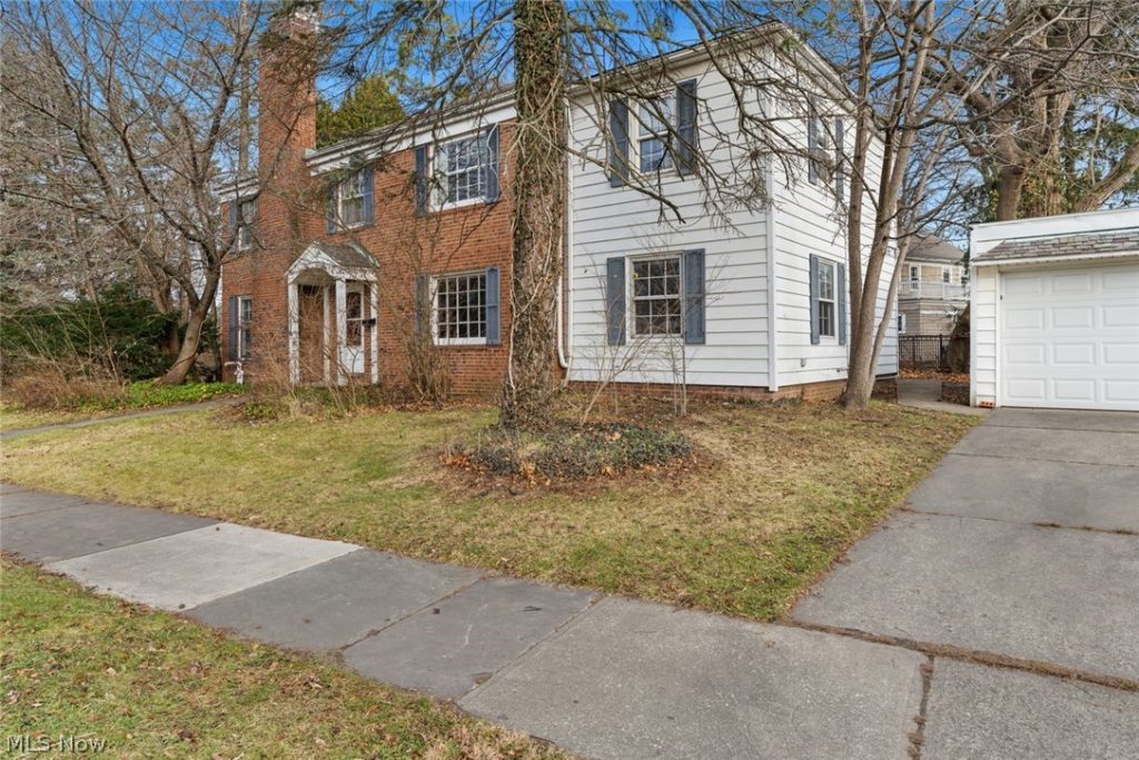 19208 Chagrin, Shaker Heights, OH