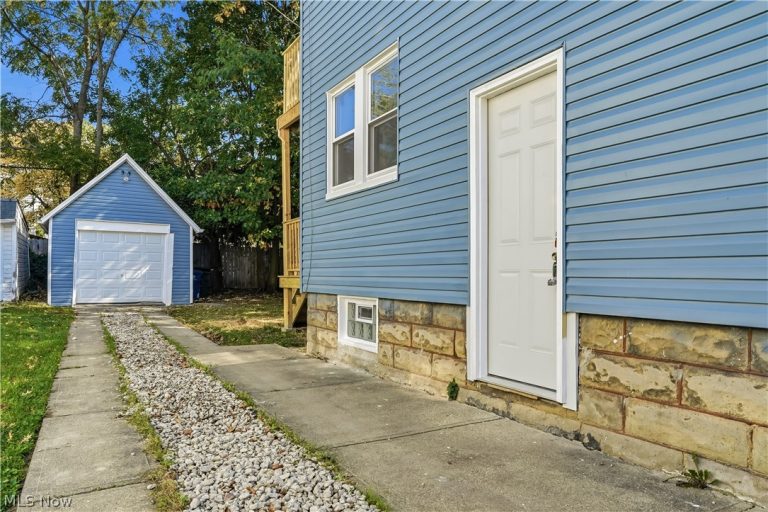 1565 Winton, Lakewood, OH - Photo 6