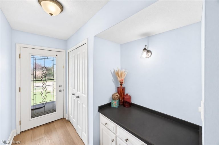 4701 Brook Lane, Brooklyn, OH - Photo 2