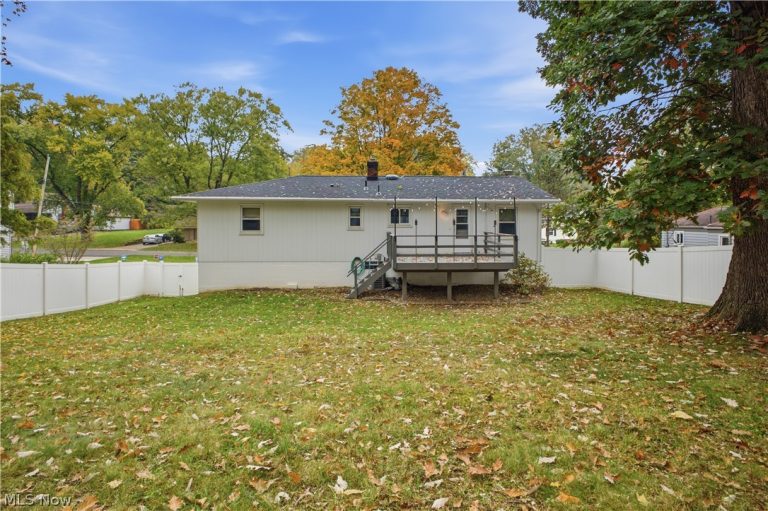 70 Hillside Road, Canfield, OH - Photo 2