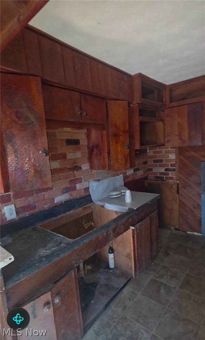 899 Flanders Avenue, Akron, OH - Photo 4