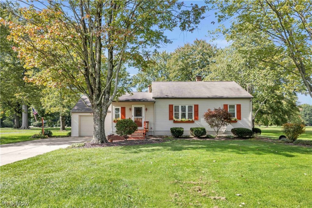 1732 Pleasant Valley Road, Girard, OH