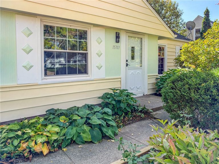 15711 Leigh Ellen Avenue, Cleveland, OH - Photo 2