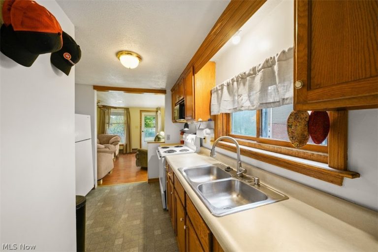 440 Jefferson Street, Ravenna, OH - Photo 2
