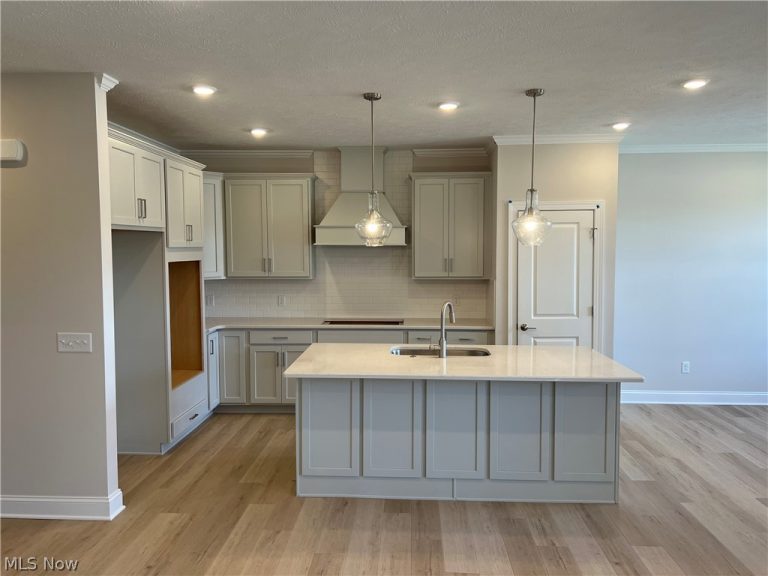 34 Paige Lane, Hudson, OH - Photo 4