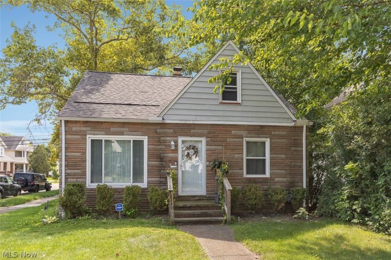 8240 Grand Division Avenue, Garfield Heights, OH - Photo 2