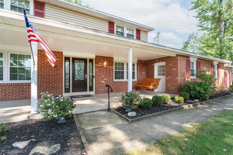 4438 Williamsburg Drive, Canfield, OH - Photo 3