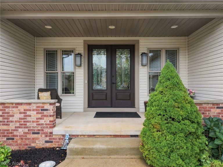1137 Laurel Green Drive, North Canton, OH - Photo 4