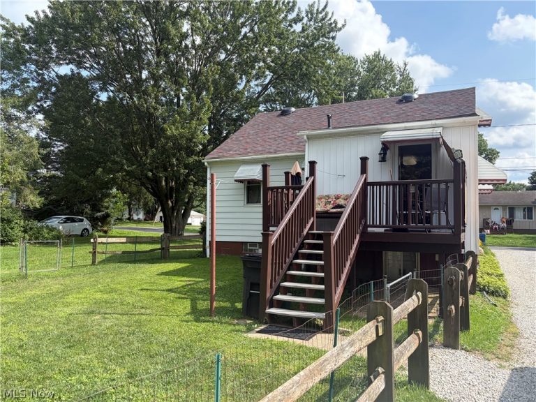 1805 Ronald Road, Akron, OH - Photo 2