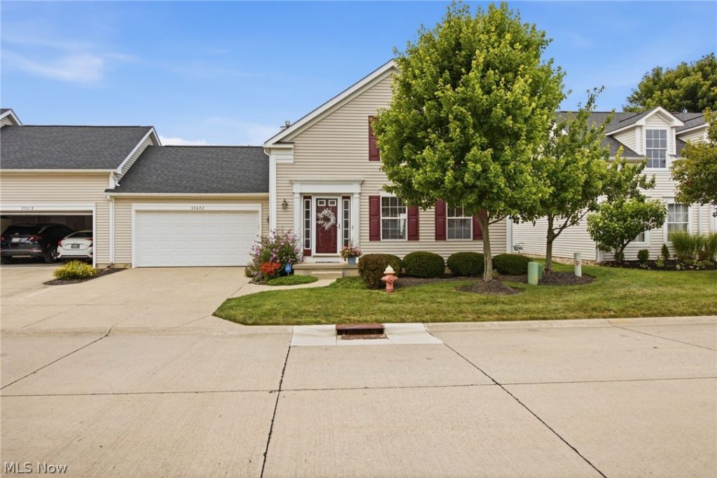 37022 Fairfield Lane, North Ridgeville, OH