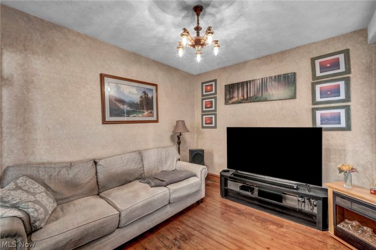 3919 Robert Avenue, Cleveland, OH - Photo 8
