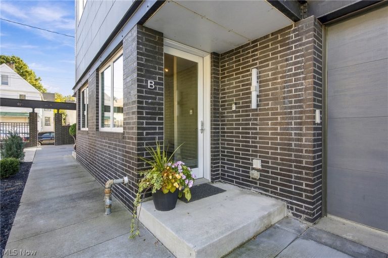 1960 123rd Street #B, Cleveland, OH - Photo 8