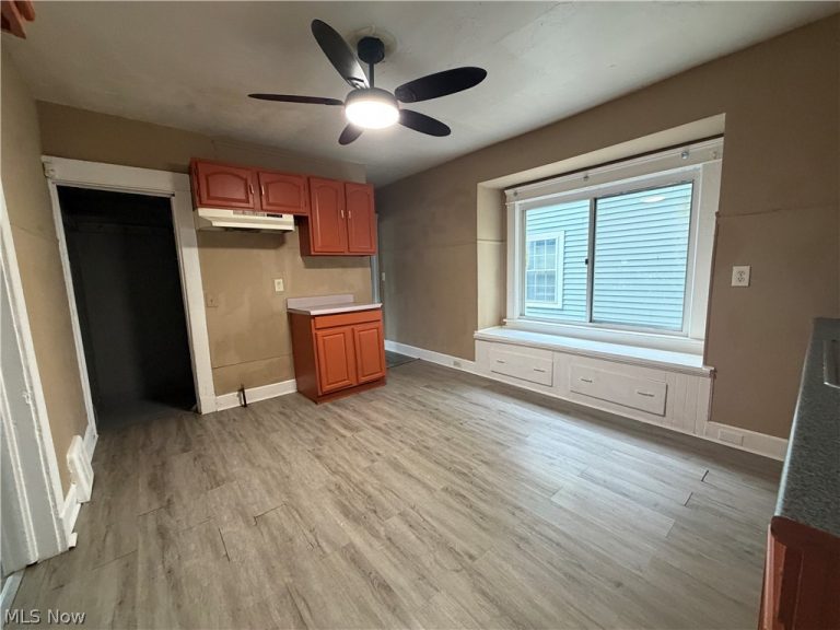 12203 Farringdon Avenue, Cleveland, OH - Photo 4