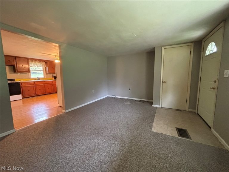 152 Sebring Drive, New Cumberland, WV - Photo 4